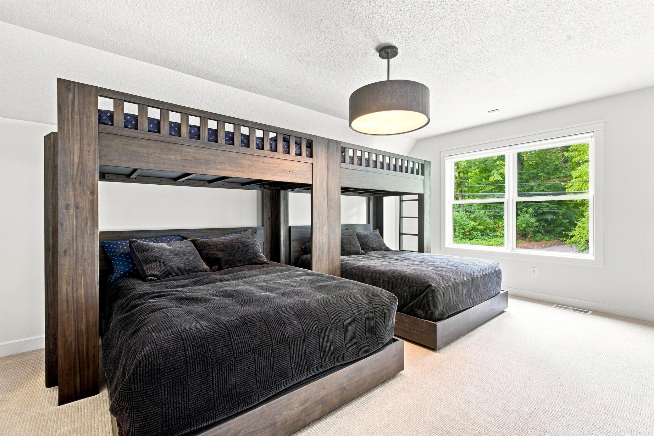 bunk bed room