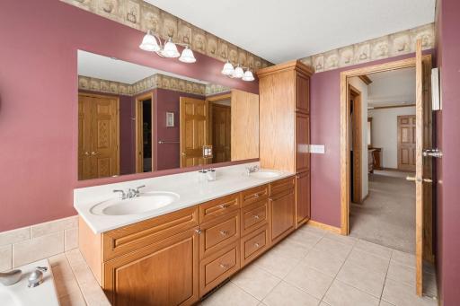 16381 Gunflint Trail, Lakeville, MN 55044
