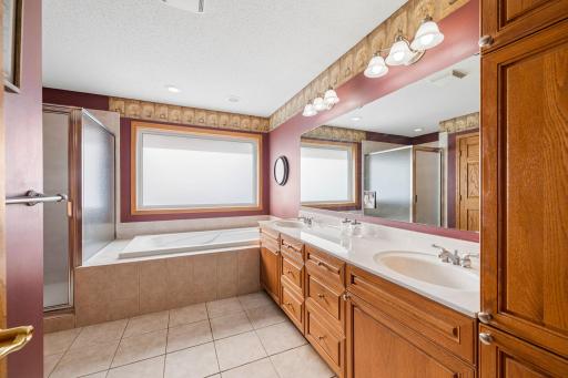 16381 Gunflint Trail, Lakeville, MN 55044