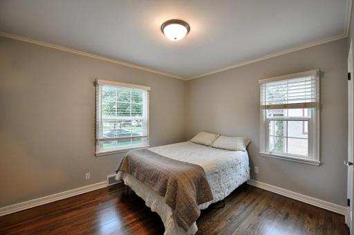 755 Cottage Avenue E, Saint Paul, MN 55106