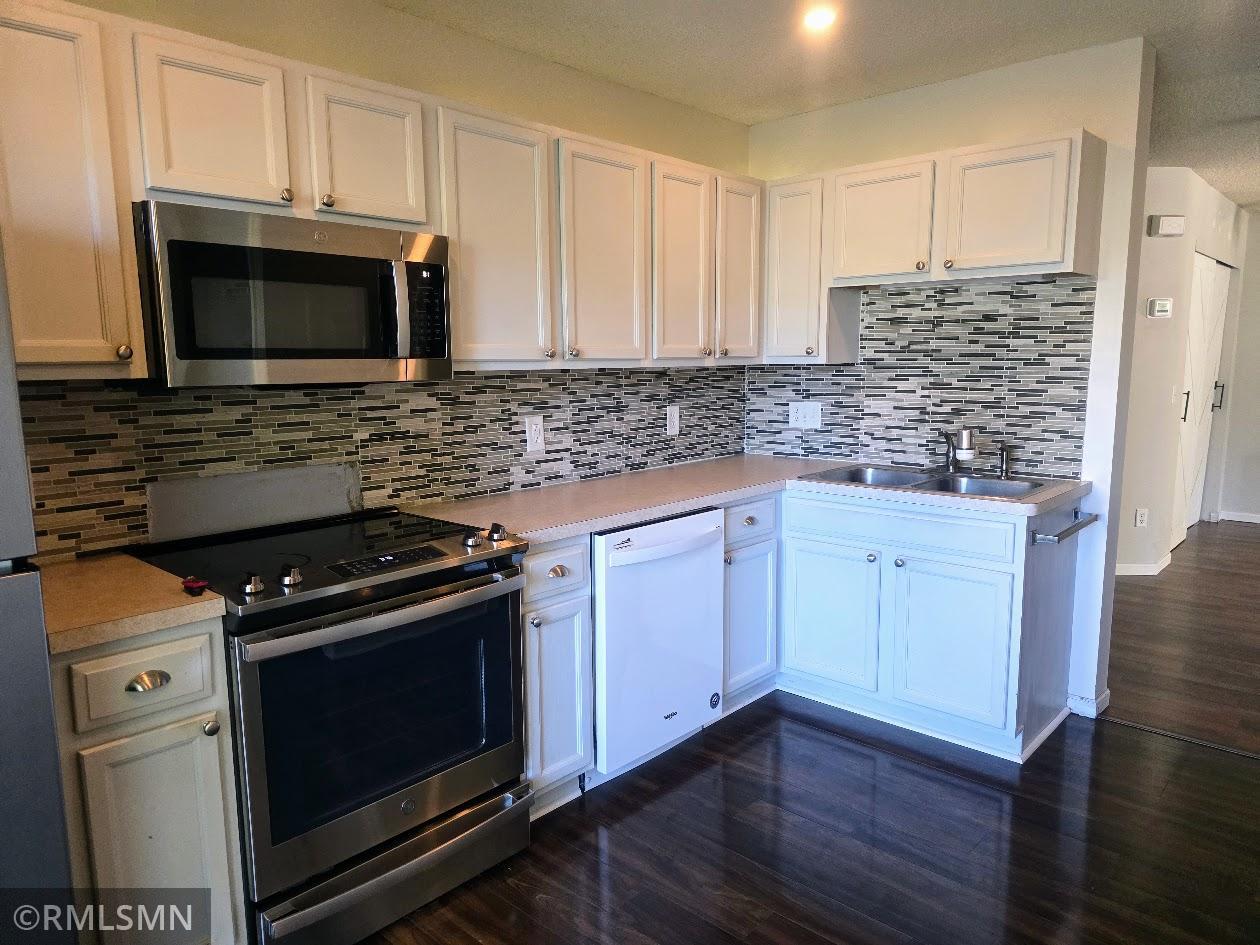 Kitchen3.jpg