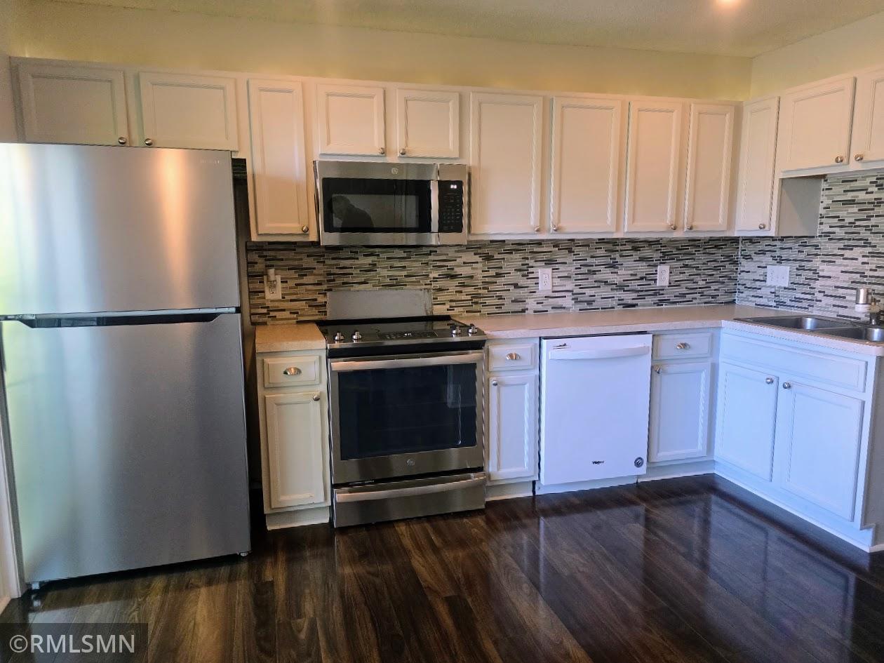 Kitchen5.jpg