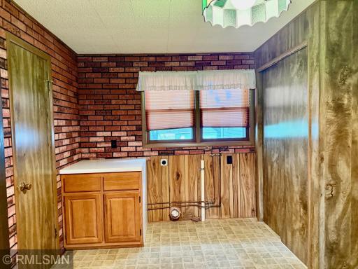 638 Pennsylvania Avenue, Adrian, MN 56110