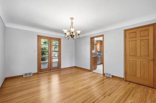 667 Wheelock Parkway W, Saint Paul, MN 55117