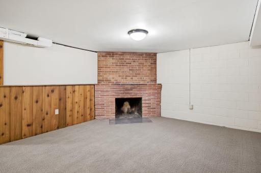 667 Wheelock Parkway W, Saint Paul, MN 55117