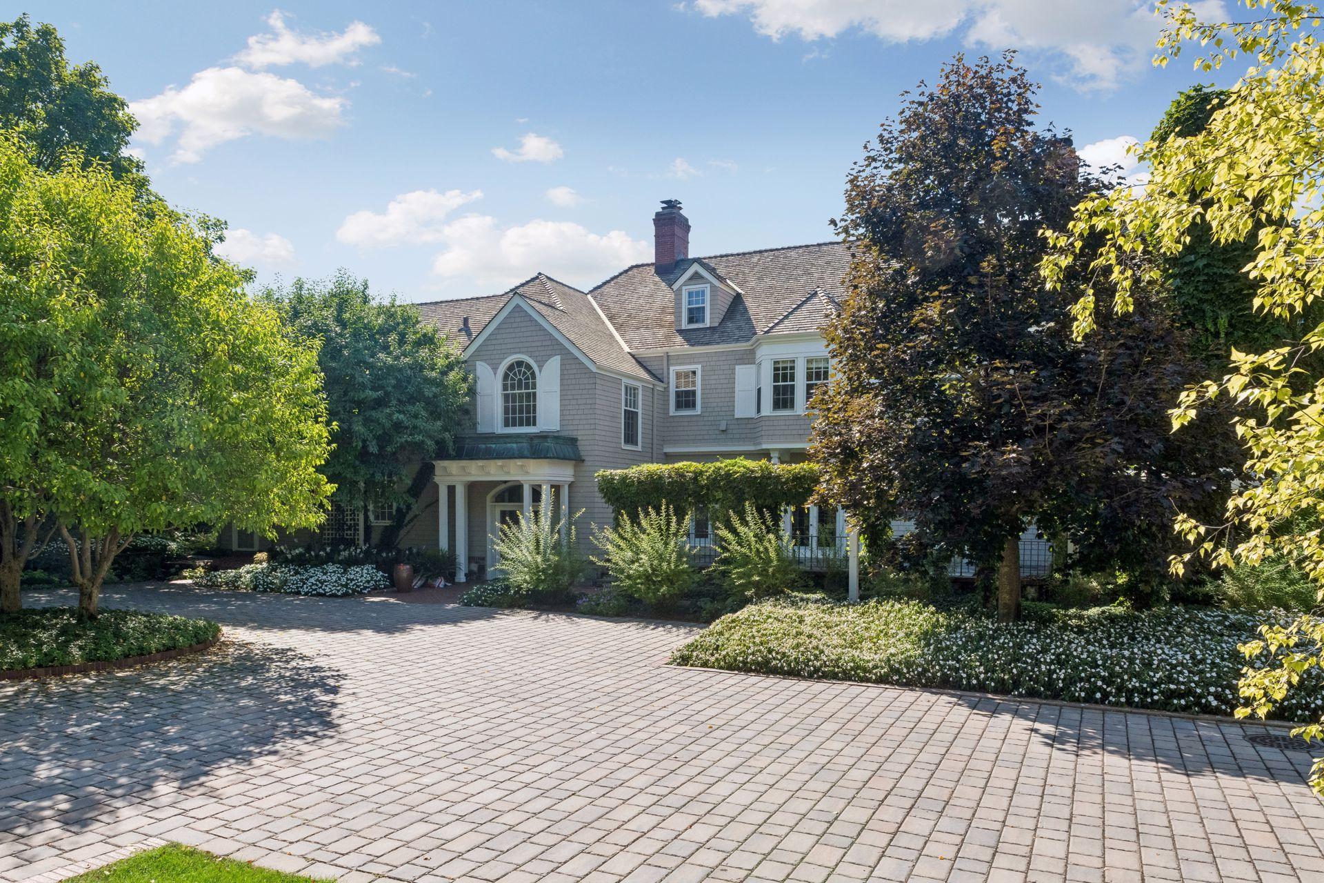 2222 Huntington Point Road West
