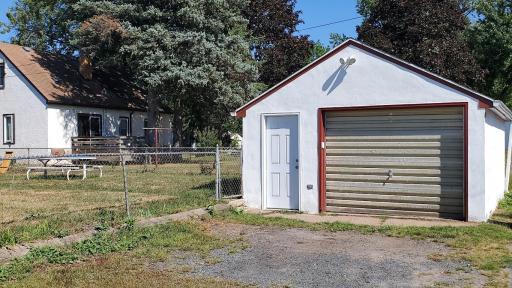 1708 Nevada Avenue E, Saint Paul, MN 55106