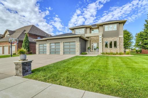 4345 Beach Lane S, Fargo, ND 58104