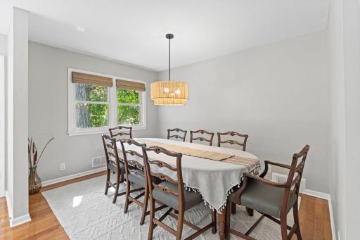 10 Woodlawn Avenue, Excelsior, MN 55331