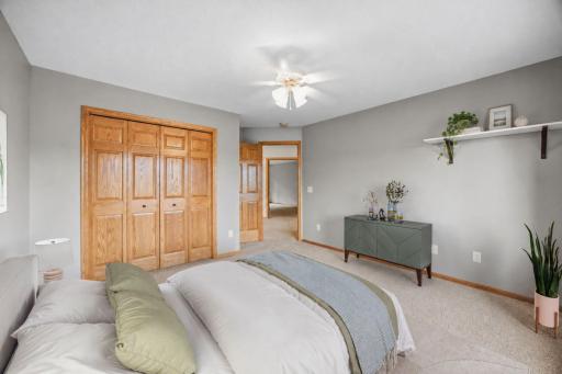 642 Woodland Way, Eagan, MN 55123