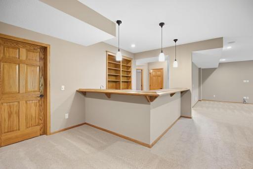 642 Woodland Way, Eagan, MN 55123