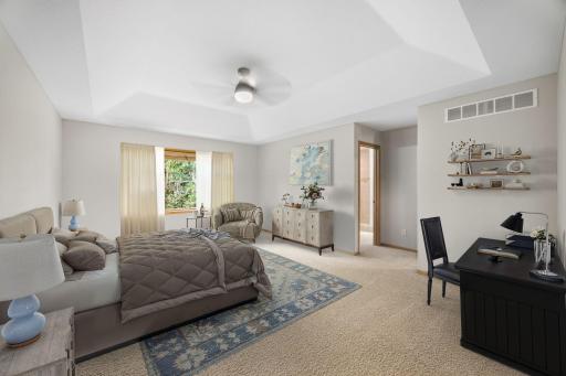 642 Woodland Way, Eagan, MN 55123