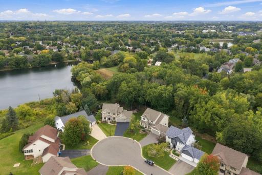 642 Woodland Way, Eagan, MN 55123