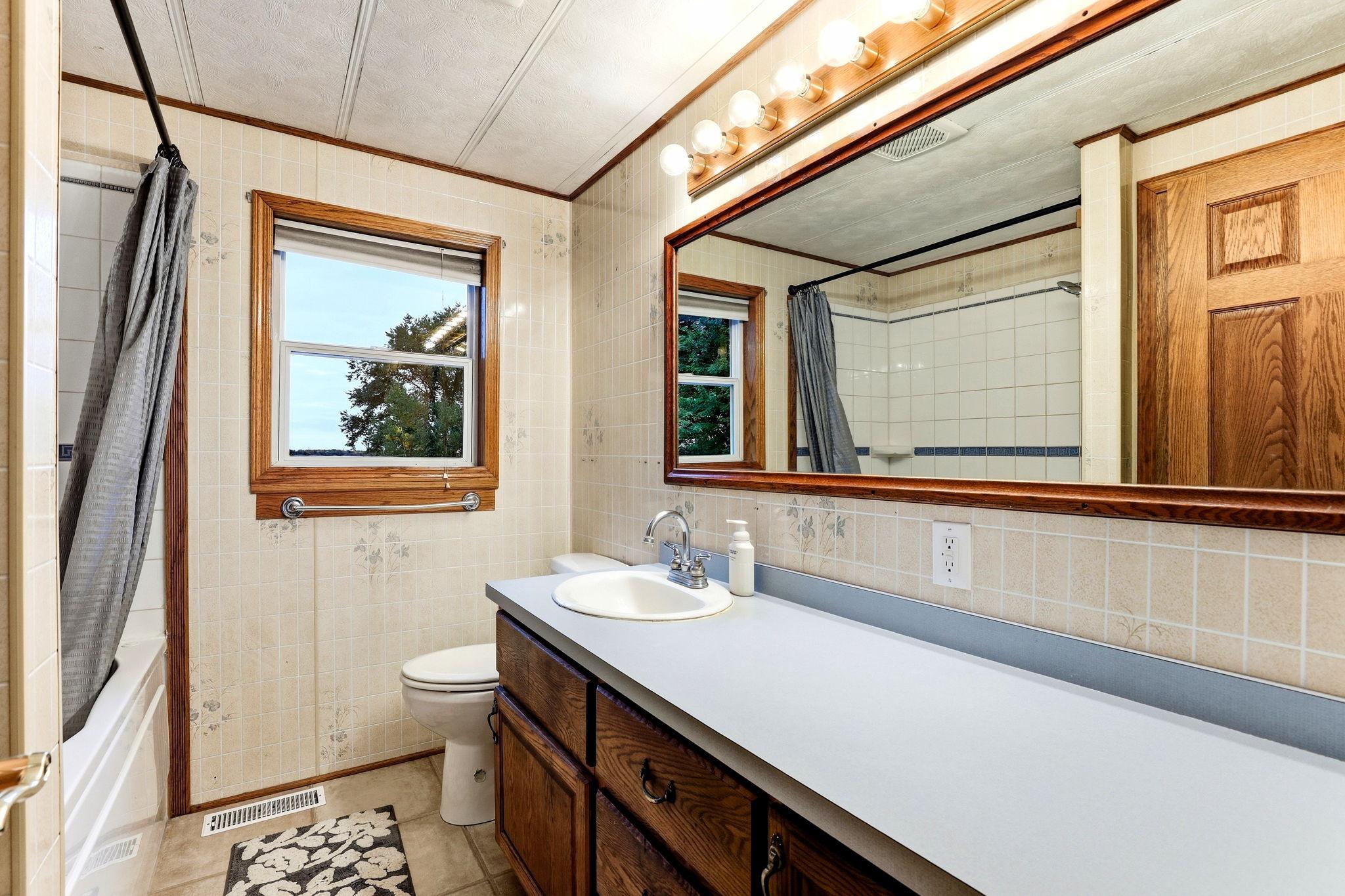 24-web-or-mls-58239-222nd-St-24.jpg