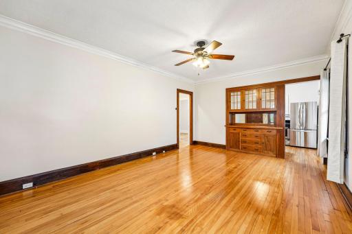 Spacious living area with flexible furniture placement