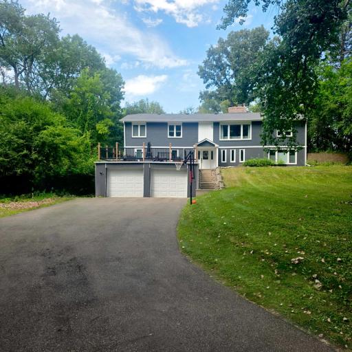 14104 Knollway Drive N, Minnetonka, MN 55305