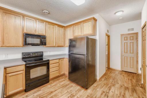 6778 Pine Crest Trail South - Web Quality - 014 - 11 Kitchen.jpg