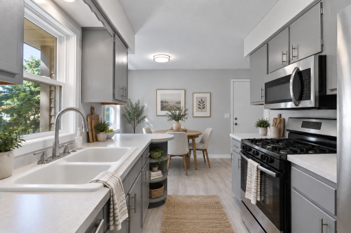 10913 Washington Street NE, Blaine, MN 55434