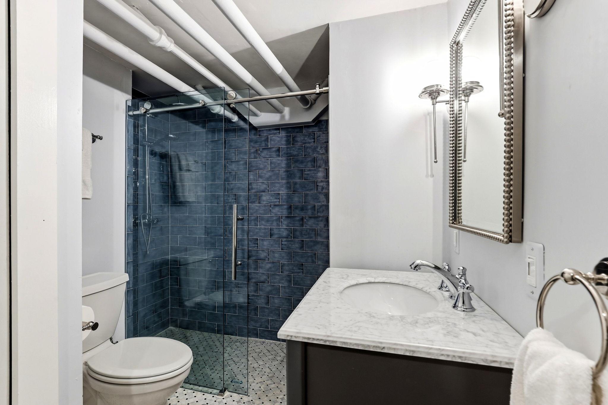 38-web-or-mls-2700-Bryant-Ave-S-38.jpg