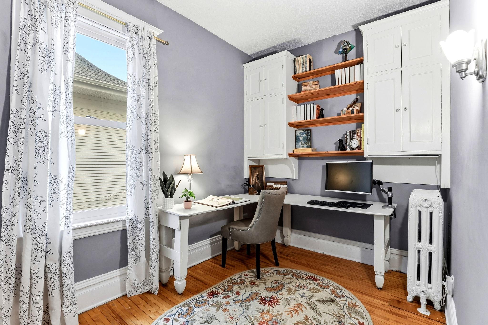 25-web-or-mls-2700-Bryant-Ave-S-25.jpg