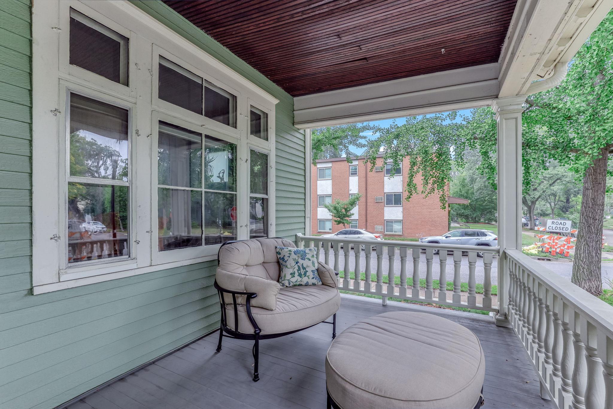7-web-or-mls-2700-Bryant-Ave_Exterior-05.jpg