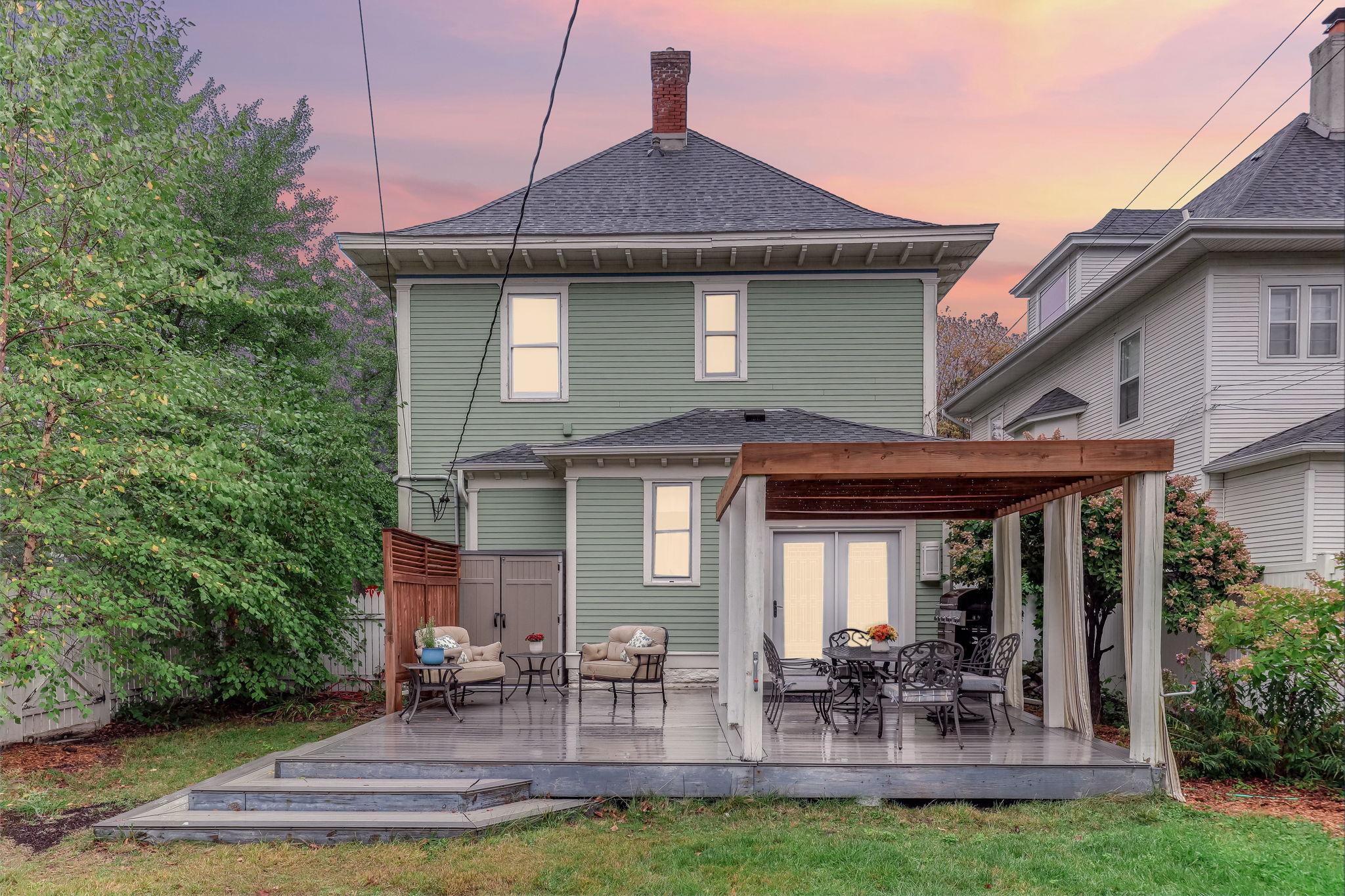 2-web-or-mls-2700-Bryant-Ave_Twilight-02.jpg