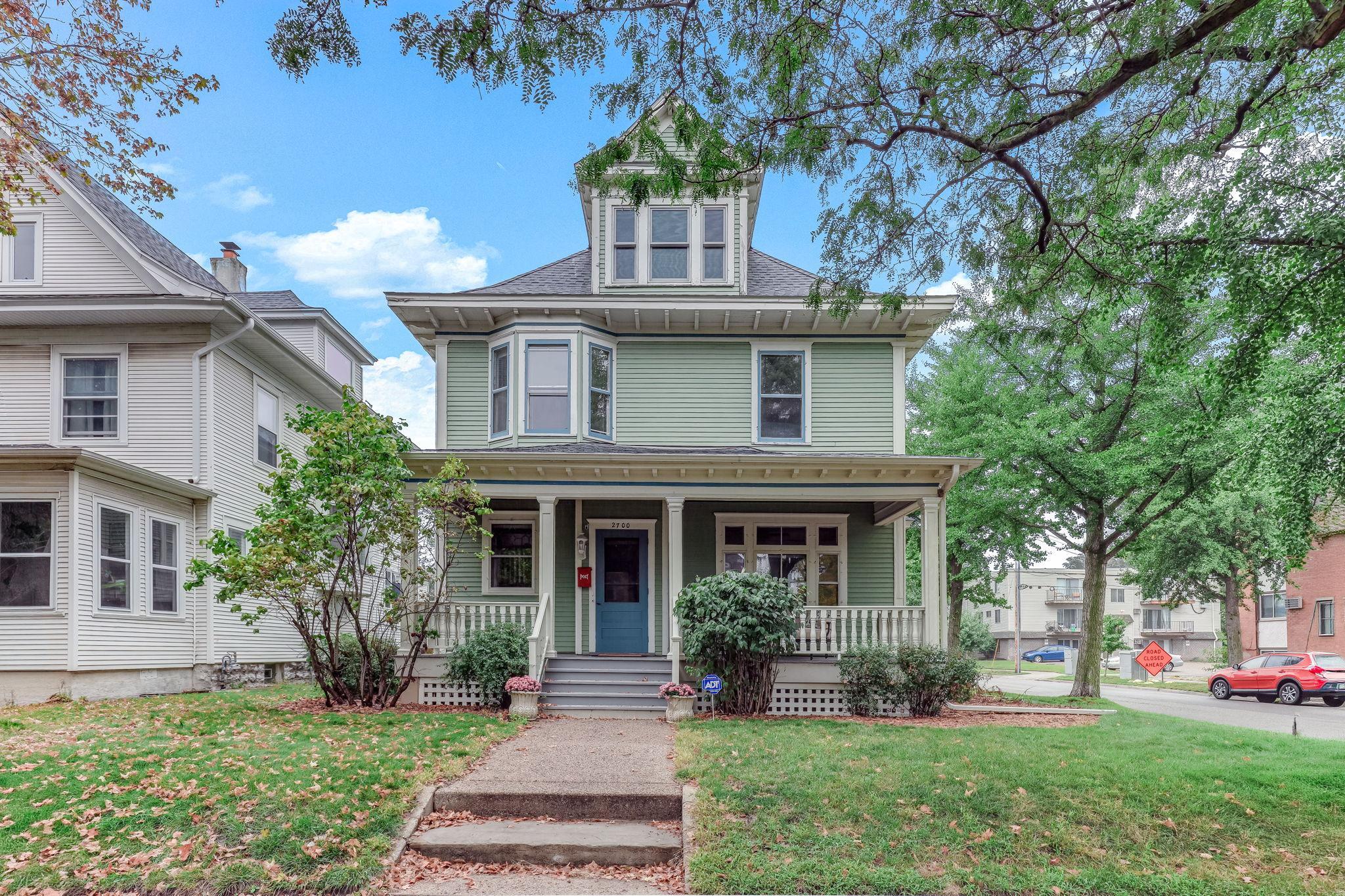 3-web-or-mls-2700-Bryant-Ave_Exterior-01.jpg