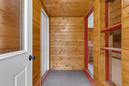 A mudroom between the garage and kitchen!