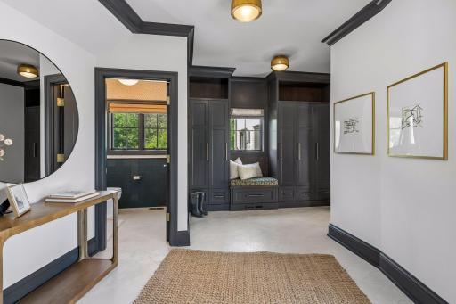 170 Spur Circle, Wayzata, MN 55391