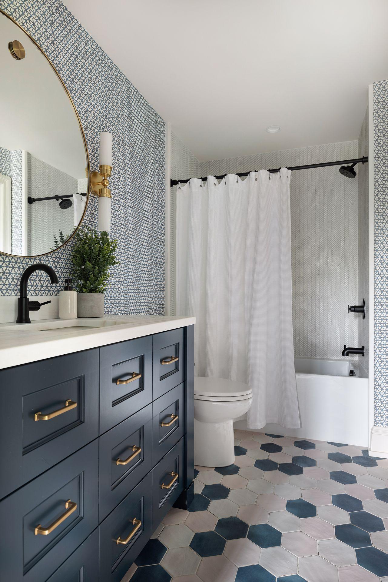 Ensuite UL Bathroom