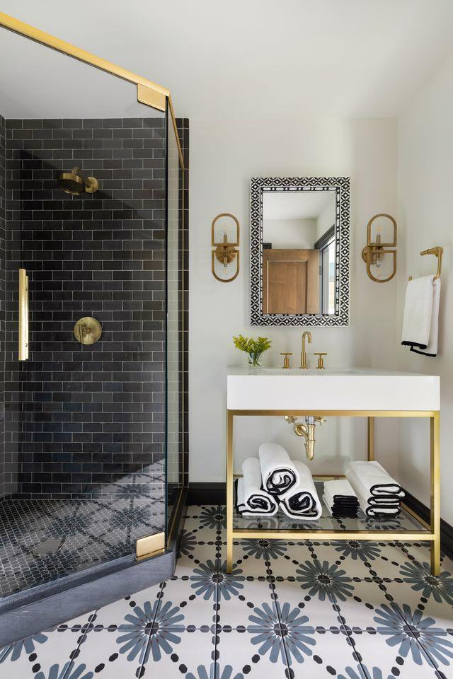Ensuite UL Bathroom
