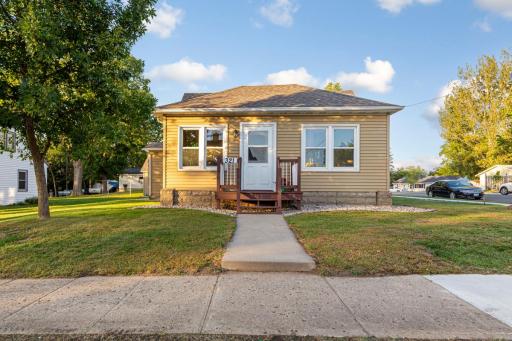 321 Oak Street, Le Sueur, MN 56058