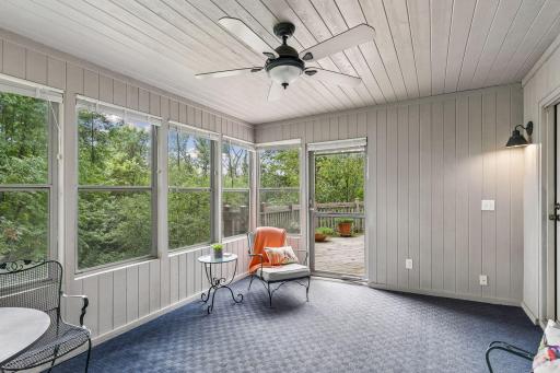 Lower level 3-seasons porch