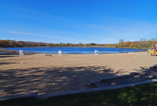 Proximity to Round Lake Beach