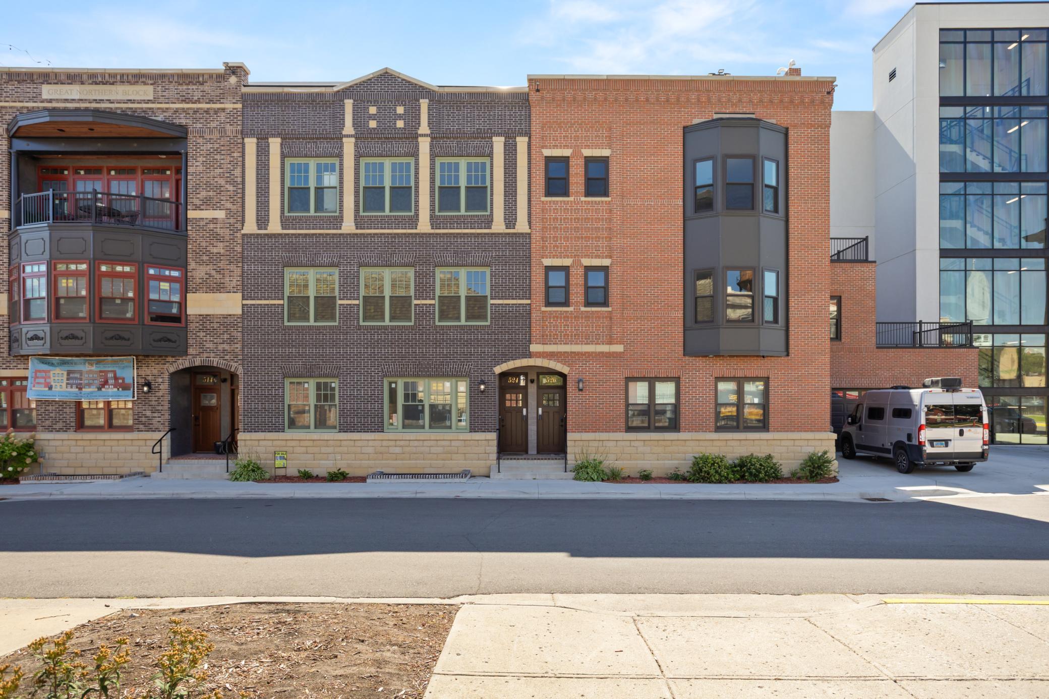 Front Exterior of 526