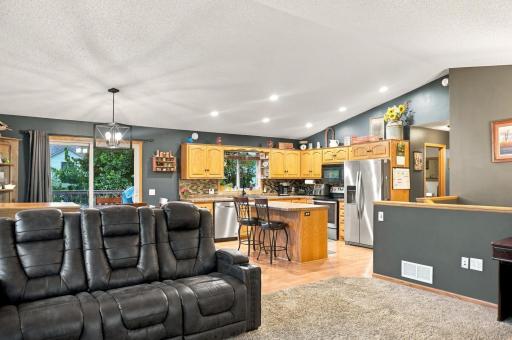 Living room & Kitchen
