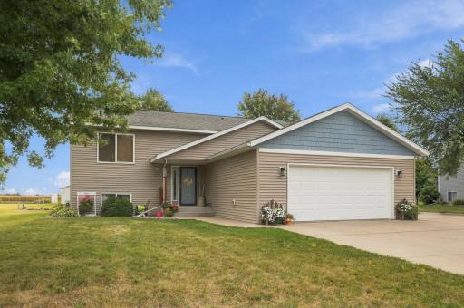 722 4th Avenue NW, Melrose, MN 56352