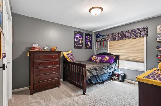 625 Kadler Avenue NE, Hanover, MN 55341