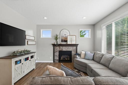 625 Kadler Avenue NE, Hanover, MN 55341