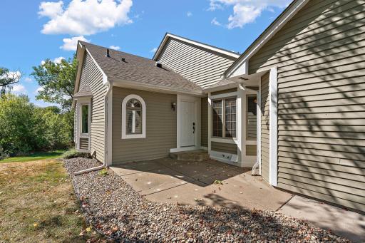 978 Winterberry Drive, Woodbury, MN 55125