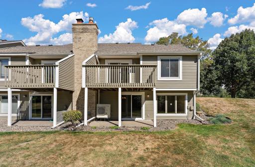 978 Winterberry Drive, Woodbury, MN 55125