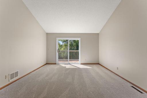 978 Winterberry Drive, Woodbury, MN 55125