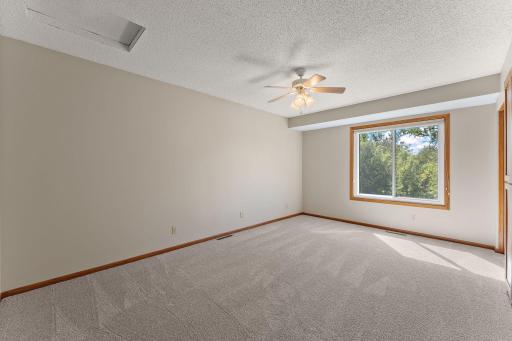 978 Winterberry Drive, Woodbury, MN 55125