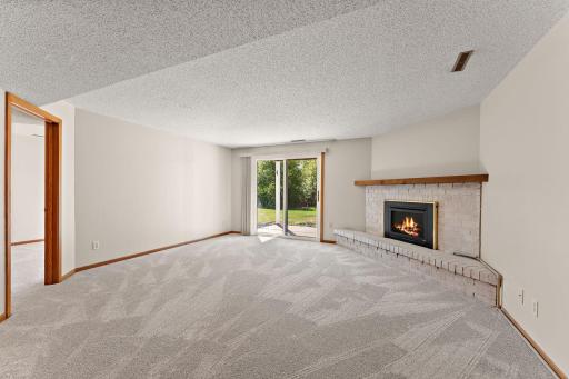 978 Winterberry Drive, Woodbury, MN 55125