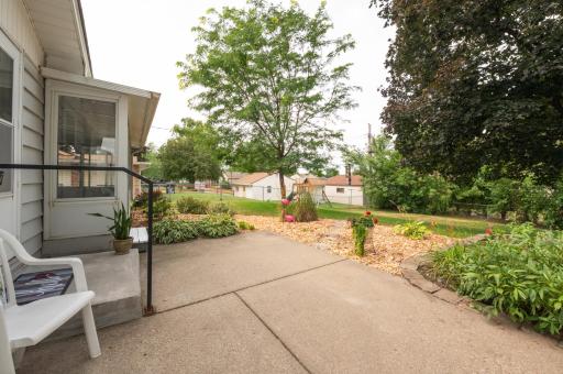 671 58th Avenue NE, Minneapolis, MN 55432