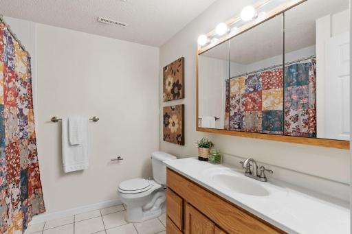 45-web-or-mls-1932 Christensen Ave-45.jpg