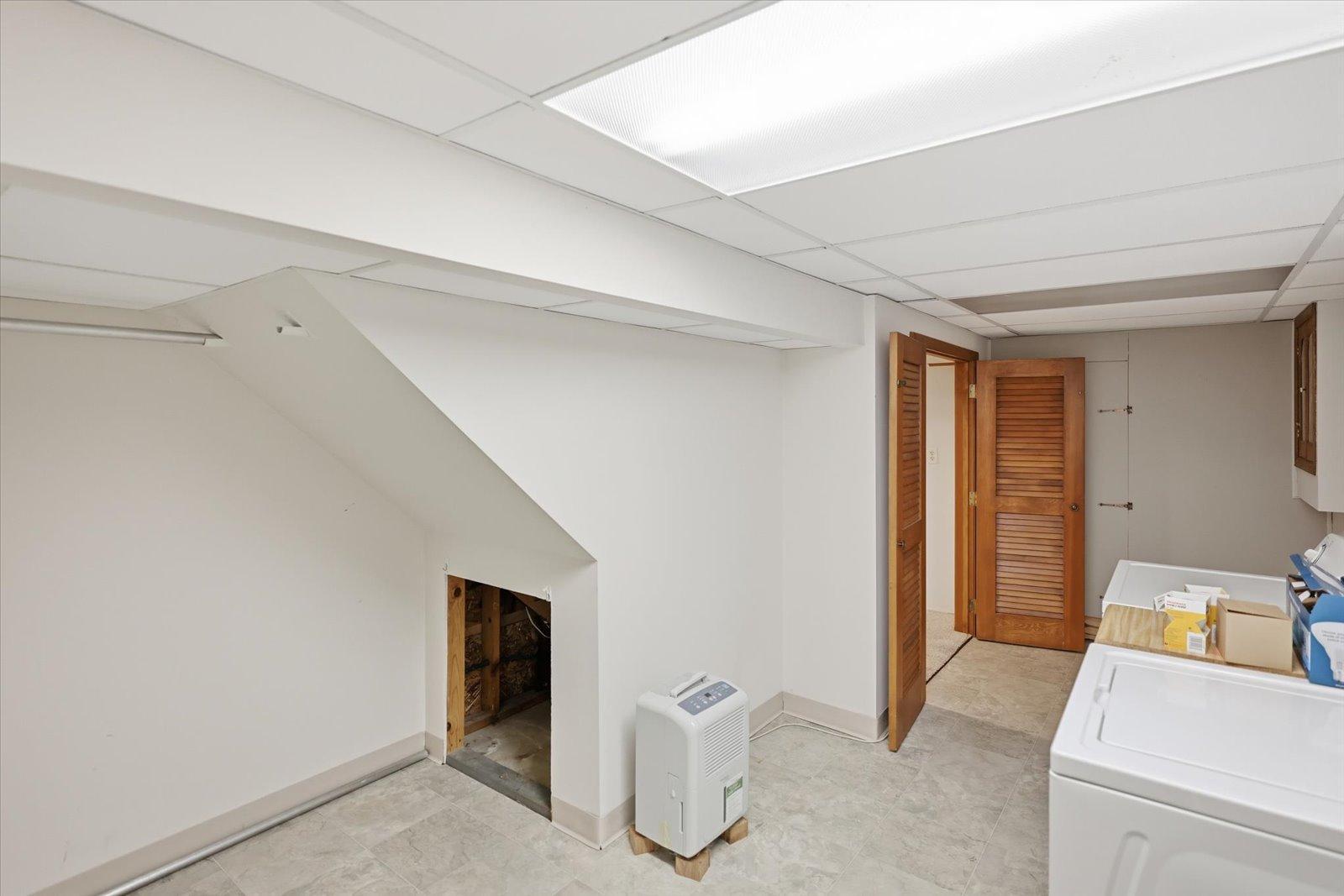 Laundry room2.jpg