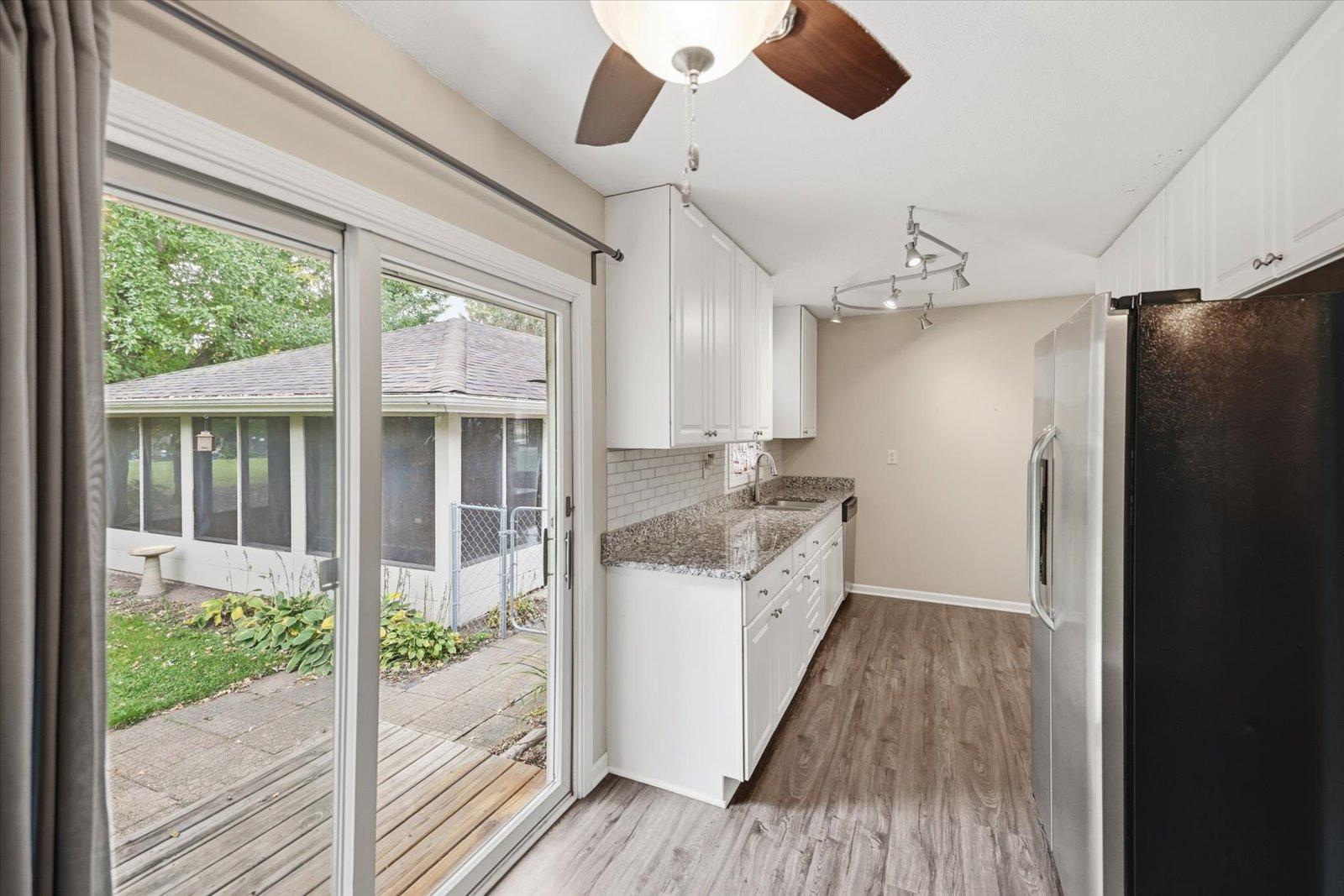 Dining toward kitchen.jpg