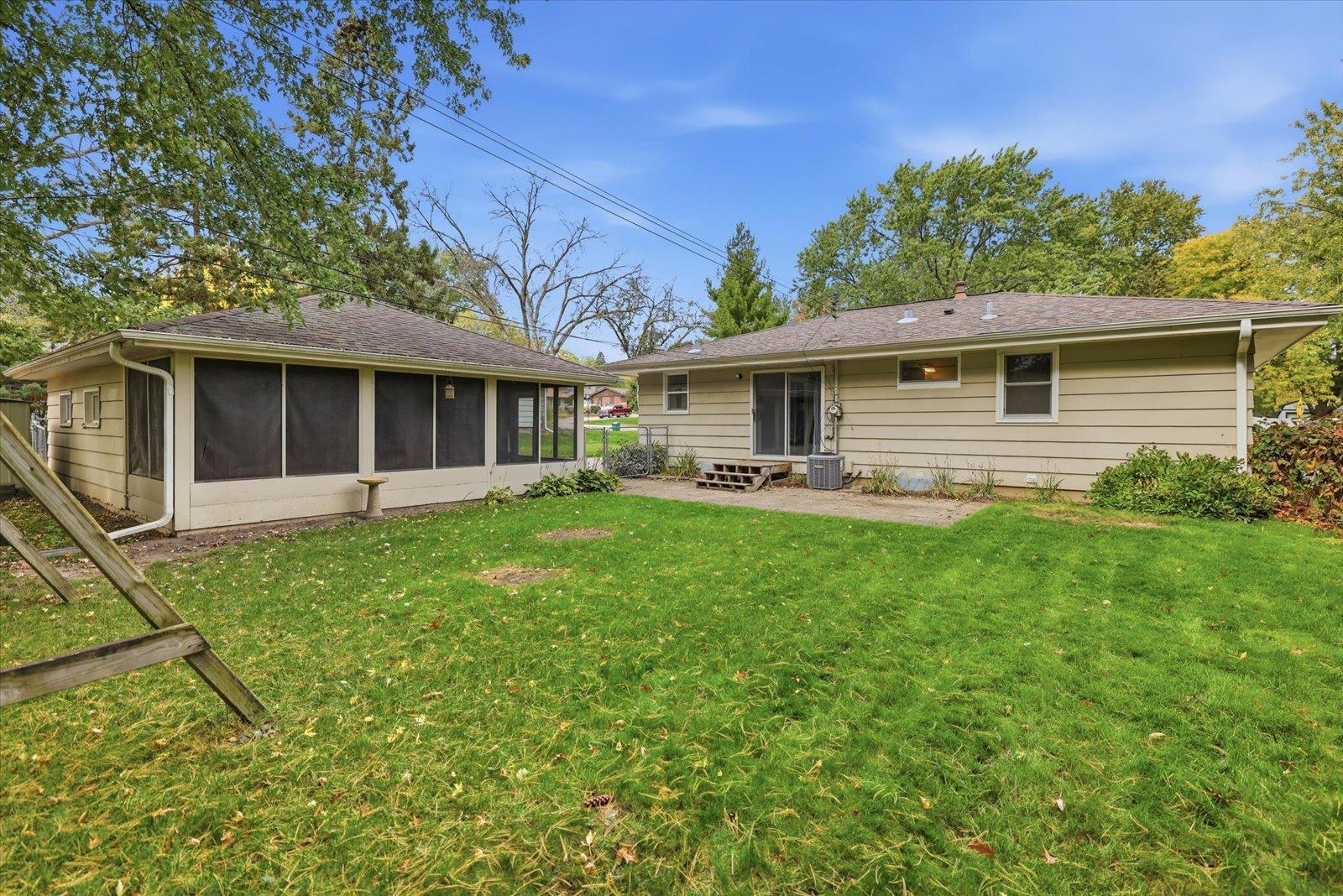 Backyard to house.jpg
