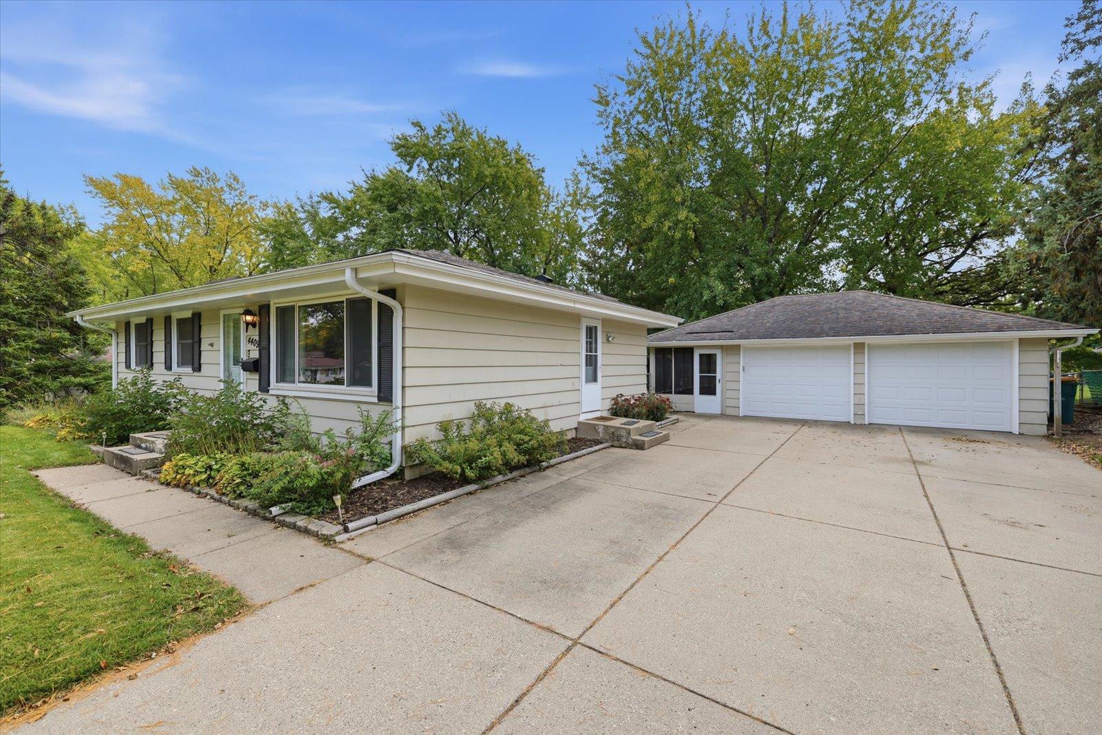 Front - driveway view.jpg